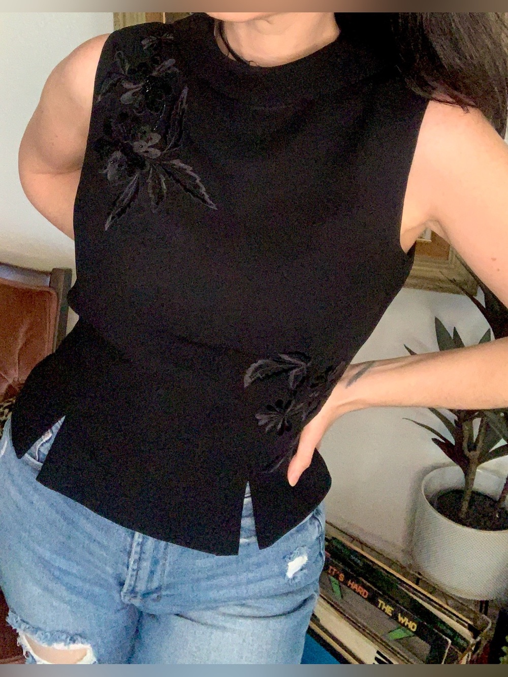 Vintage Donna Morgan Black Sleeveless Floral Appliqué Peplum Top